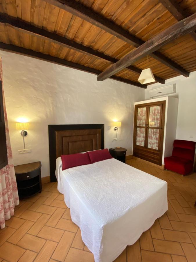 Apartamentos Turisticos - Hostal Los Alisos Aliseda Exterior foto