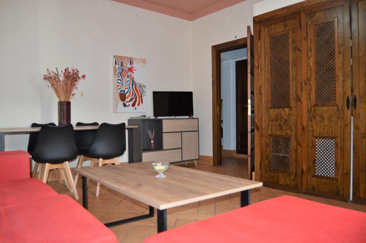 Apartamentos Turisticos - Hostal Los Alisos Aliseda Exterior foto