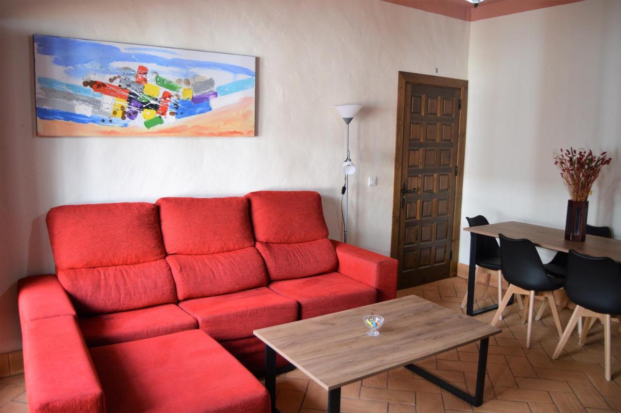 Apartamentos Turisticos - Hostal Los Alisos Aliseda Exterior foto
